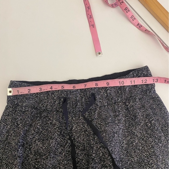 Lululemon || On The Fly Pant 28" Feathered Jacquard Black White 4 - Picture 7 of 9